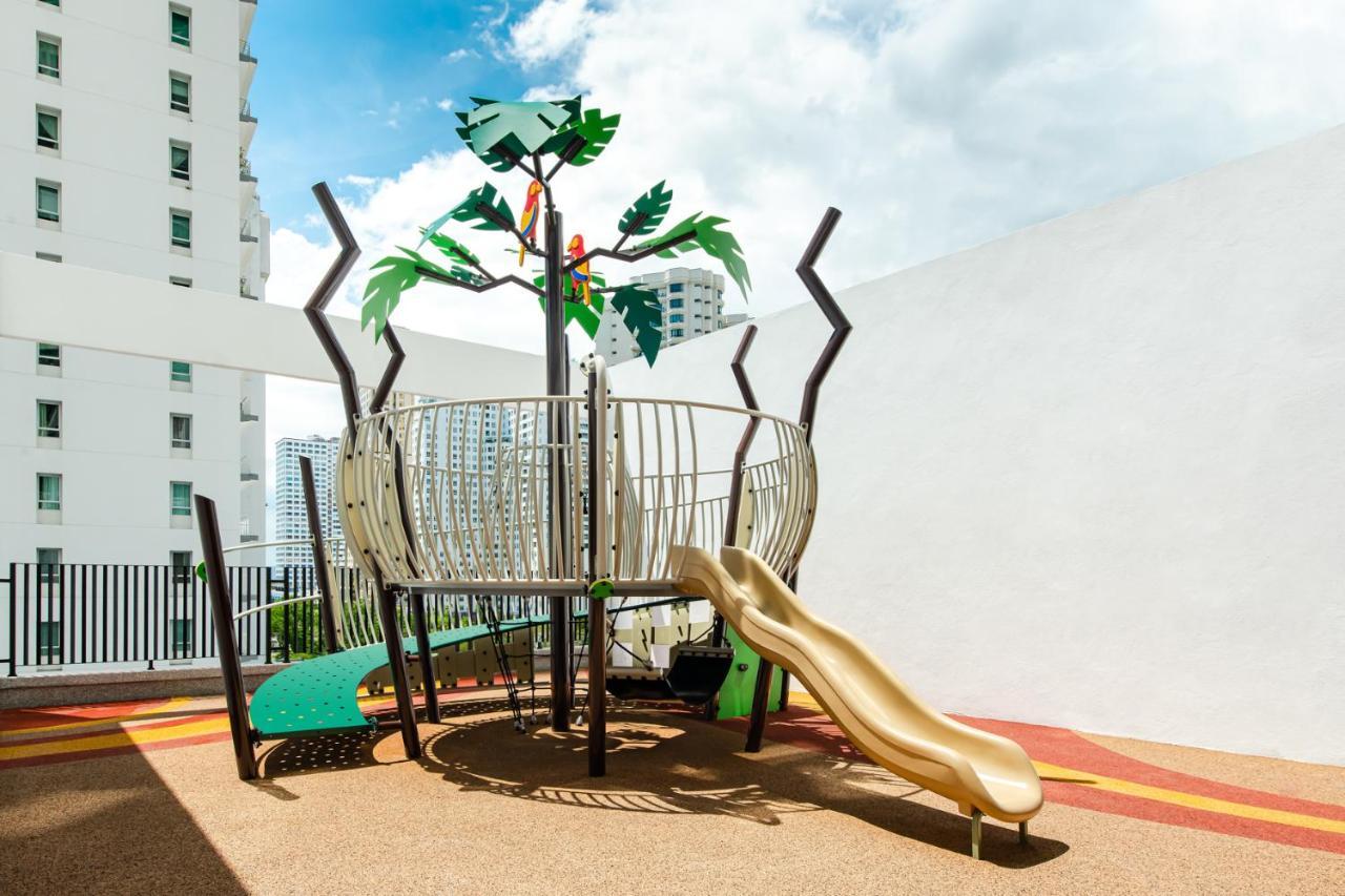 מלון ג'ורג' טאון Ascott Gurney Penang מראה חיצוני תמונה Playground at the condominium