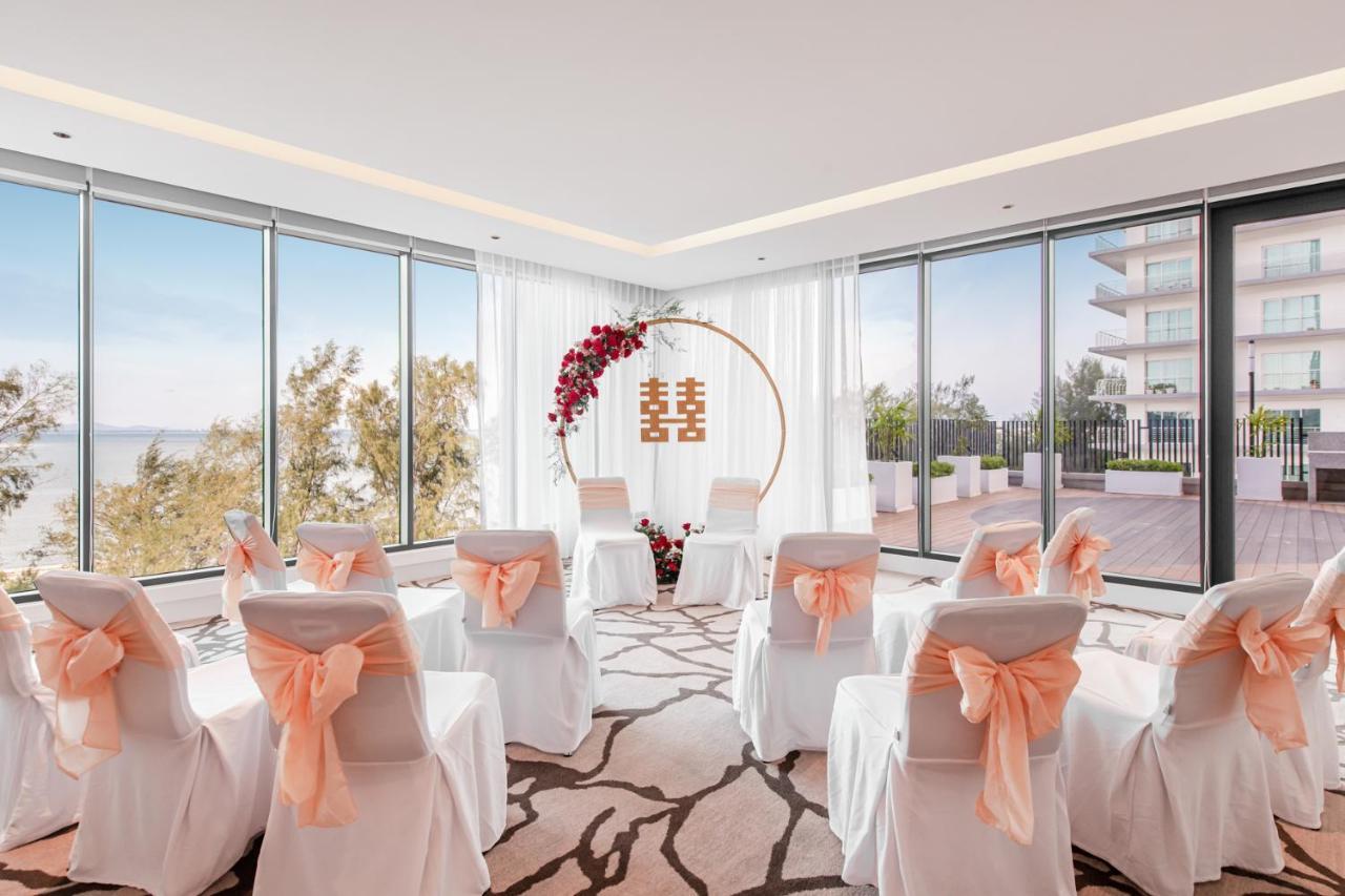 מלון ג'ורג' טאון Ascott Gurney Penang מראה חיצוני תמונה The Wedding Chapel