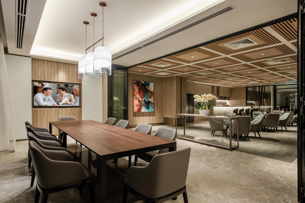 מלון ג'ורג' טאון Ascott Gurney Penang מראה חיצוני תמונה The Club at Hong Kong International Airport