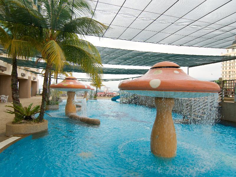 מלון ג'ורג' טאון Ascott Gurney Penang מראה חיצוני תמונה The pool at the resort