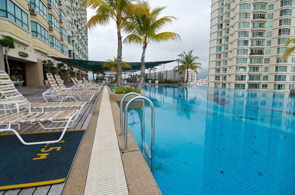 מלון ג'ורג' טאון Ascott Gurney Penang מראה חיצוני תמונה Infinity pool at The Residence, Kota Kinabalu, Malaysia