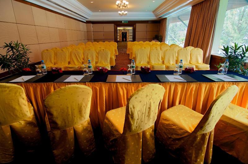 מלון ג'ורג' טאון Ascott Gurney Penang מראה חיצוני תמונה The 2008 meeting of the ASEAN–India Business Council