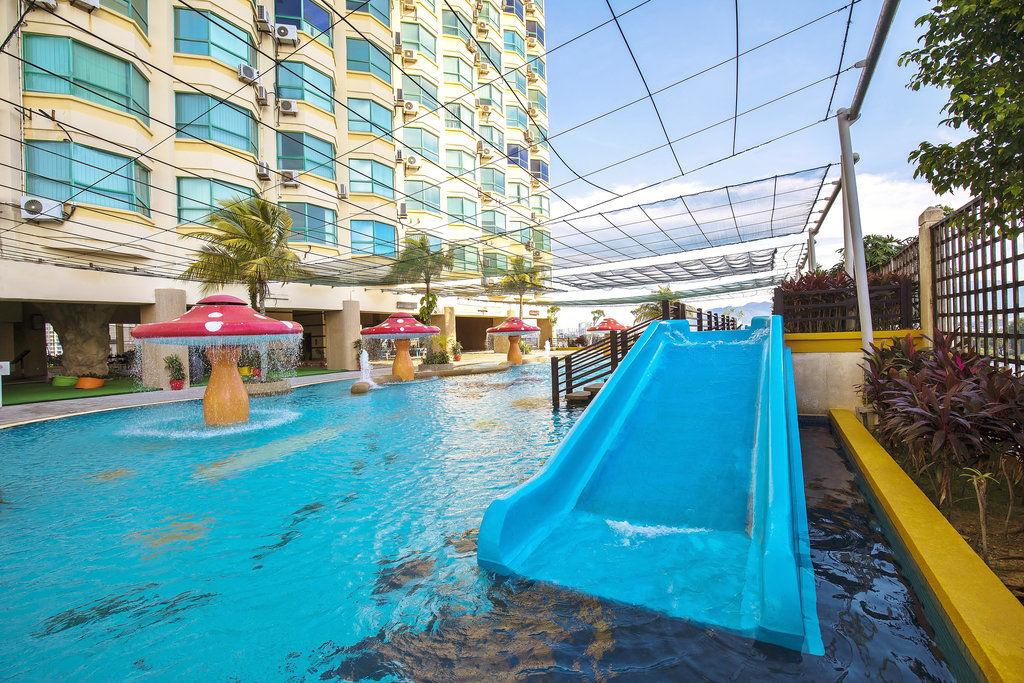 מלון ג'ורג' טאון Ascott Gurney Penang מראה חיצוני תמונה The pool at the 10th floor of the building
